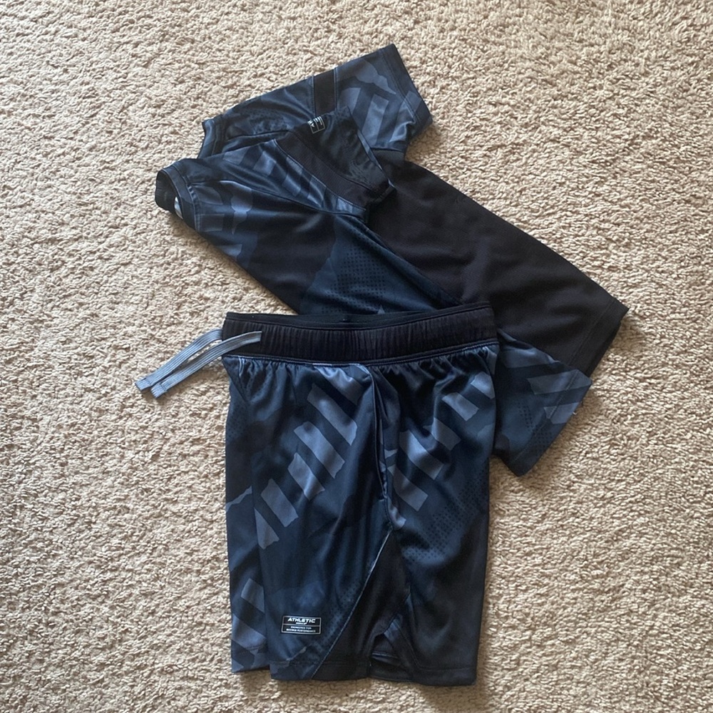 Athletic Set - Picture 4 of 6